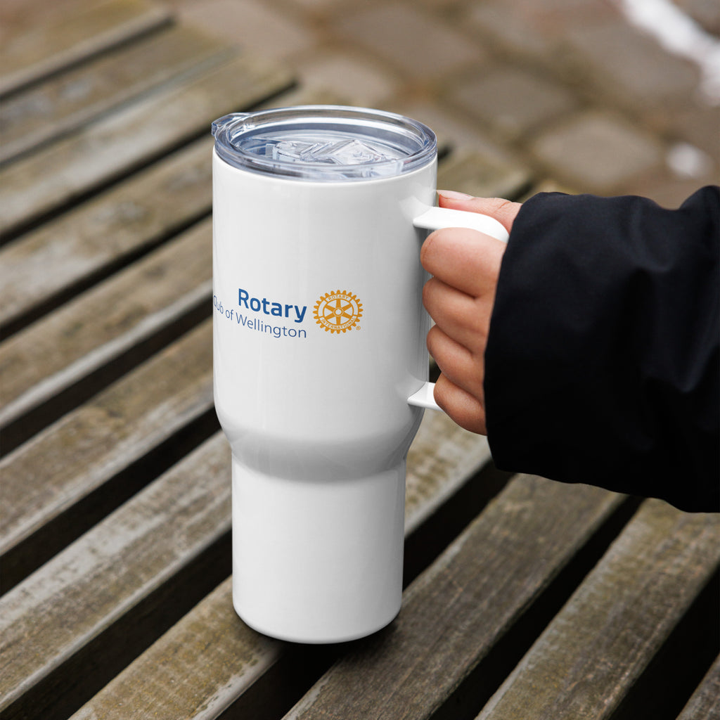 Travel mug with a handle